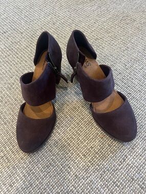 Toms women’s shoes.  Deep
Purple size 7,5